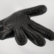 Load image into Gallery viewer, Image Of - Fourthelement 3mm Neoprene Gloves
