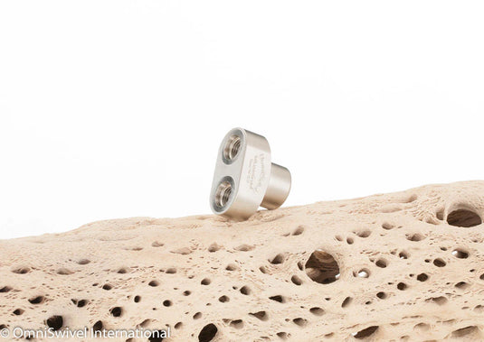 Photo of - OmniSwivel Y Block 9/16"-18 Fem TO (2ports) 3/8"-24Fem - Scubadelphia DiveSeekers.com