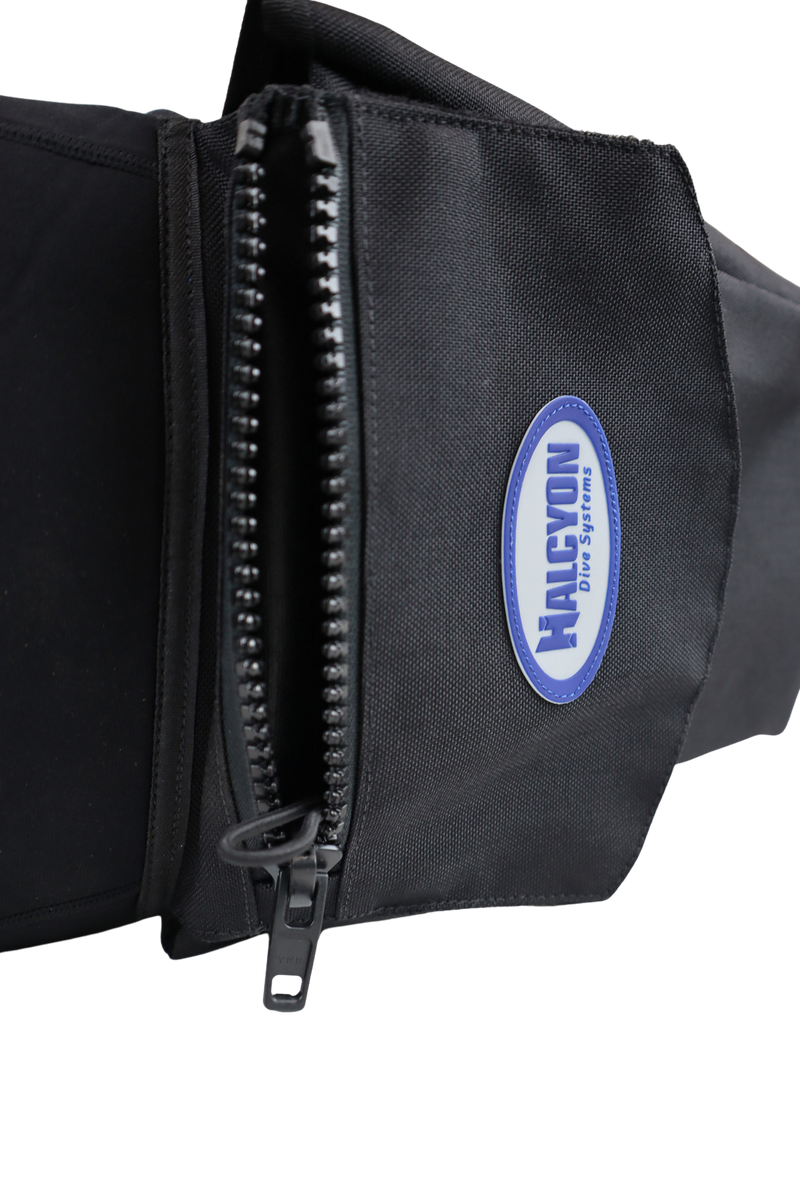 Load image into Gallery viewer, Photo of - Halcyon Tech Shorts With Pockets - Scubadelphia DiveSeekers.com
